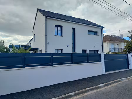 fleury les aubrais maison de 2024  4 pièces 121 m2 terrain de 250 m²
