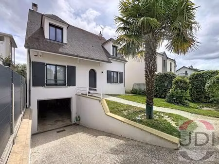 exclusivite udi - maison en très bon état général de 140m² sur sous-sol total