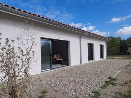 les bordes sur arize 09  villa récente t5 avec garage et terrain