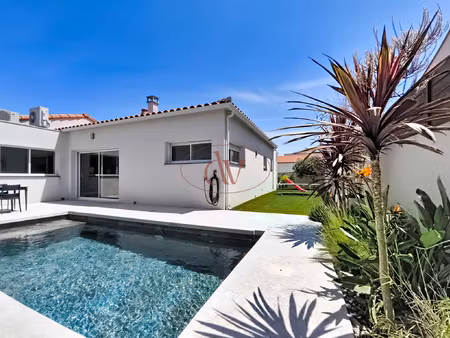 villa d'architecte moderne en 3 faces avec piscine