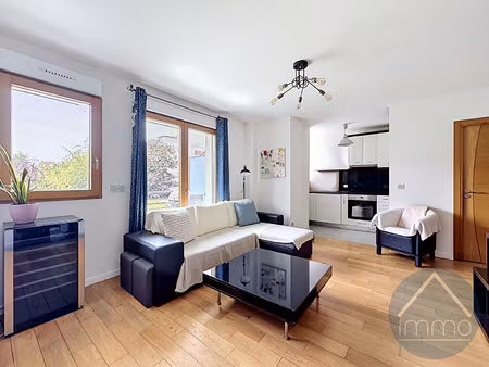 2 pièces avec balcon et parking