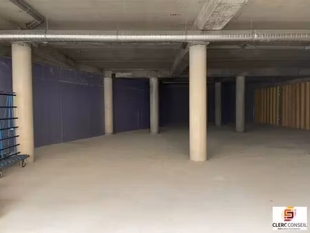 vente commerce vernon 27200 279m²
