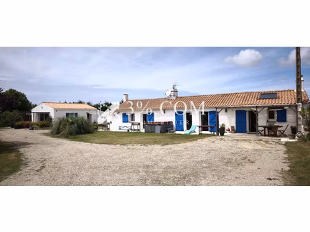 a vendre charmante longère avec vue sur le marais