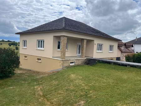 maison avec vue ydillique au coeur du pays des lacs
