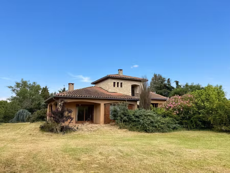 maison 4 pièces de 130 m²