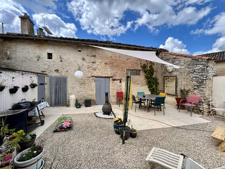 maison de village rénovée de 4 chambres avec appartement ind