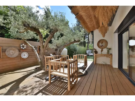 villa p6 d'env. 159m2 sur terrain d'env. 574m2