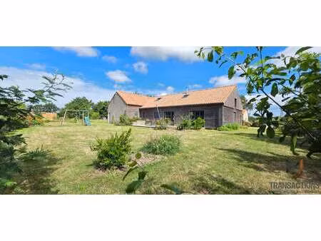 vente maison à villeneuve-en-retz (44580) : à vendre / 175m² villeneuve-en-retz