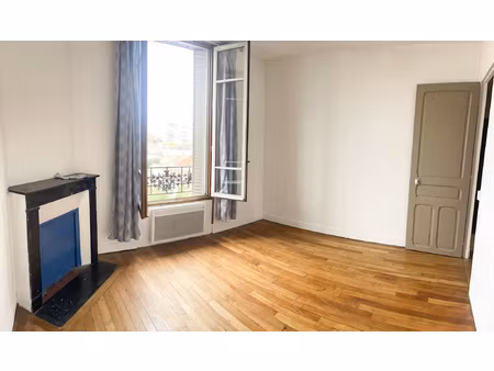 2 pièces au calme proche la défense et commerces !!