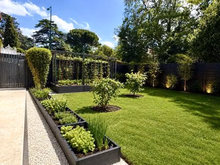 maison familiale récente 4 chambres avec jardin à la norville