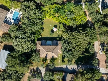 dans le centre de castelnau le lez (34)  ideal projet familial : magnifique bastide avec..