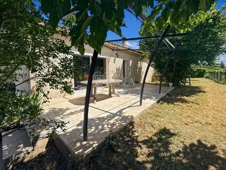 au calme  villa de plain-pied rénové en 2024 sur 830m² proche