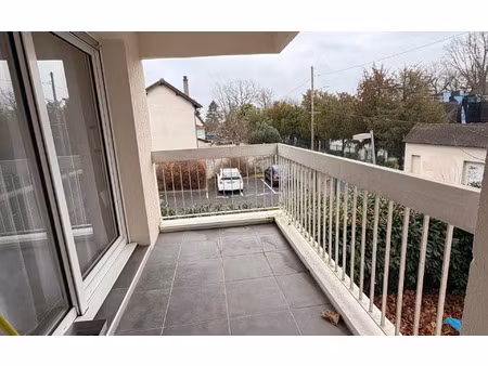 location appartement  m² t-1 à yerres  728 €