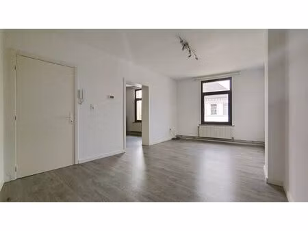 appartement à louer avec 2 chambres   tournai (vbe31815)