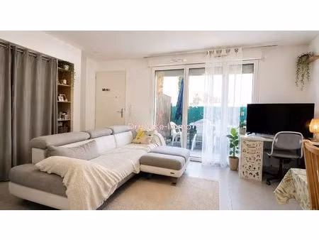 appartement t3 loué de 60  54 m² avec jardin et deux places de parking sécurisée