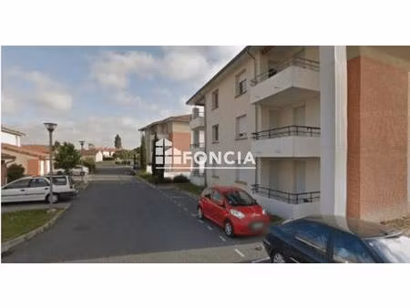 mazères  t2 avec balcon et 2 places de parking