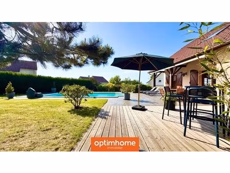 maison familiale avec piscine  suite parentale de plain-pied  double garage et espace bien