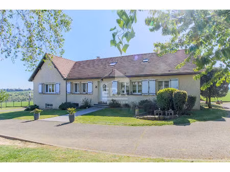 exceptionnelle maison familiale de 214 m² à saint germain de la grange - 7 chambres  grand