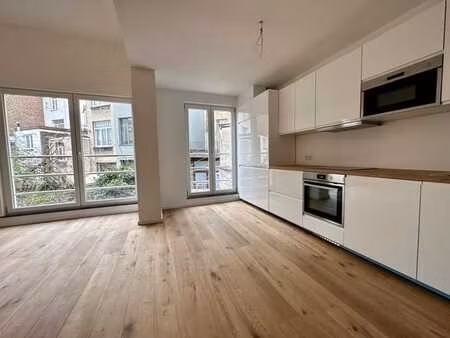 appartement 3 chambres  parquet  cuisine moderne