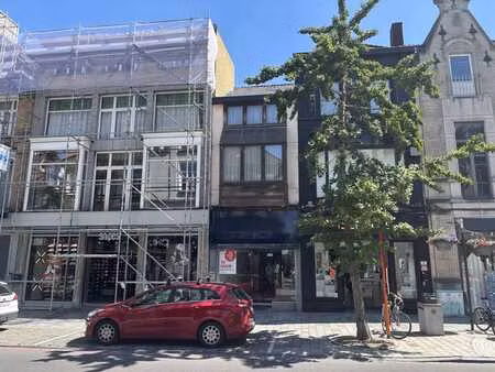 propriété commerciale d'environ 70 m² dans un emplacement pr