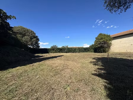 vente terrain 758 m² à maillane (13910)  230 000 €