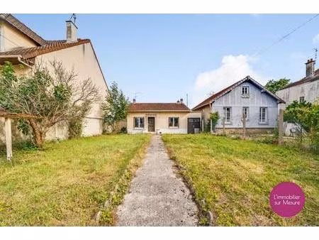 maison avec beau terraoin à vendre