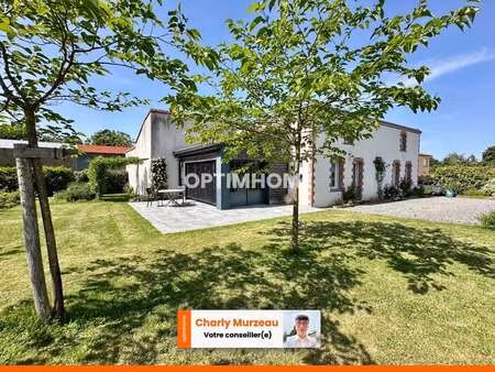 vente longère et corps de ferme aux herbiers (85500) : à vendre / 157m² les herbiers