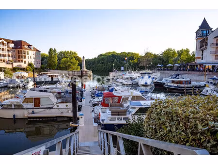 bel appartement face a la marina de cergy port