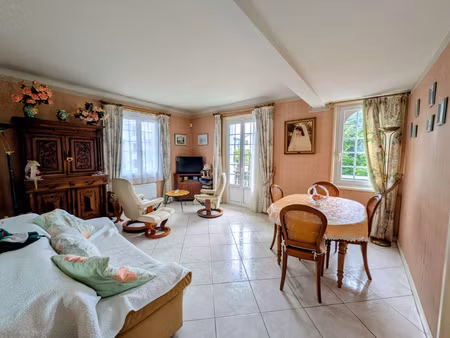 t3 balcon et cave  centre plage hendaye