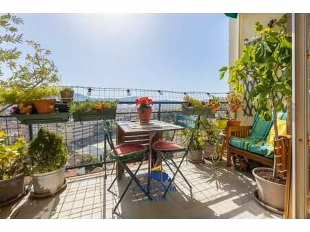 appartement t4 avec vue dégagée + box en sus