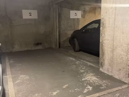 parking / box paris