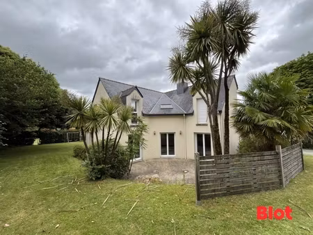a vendre en exclusivite par blot immobilier - maison 5 chambres - grand jardin - le petit 