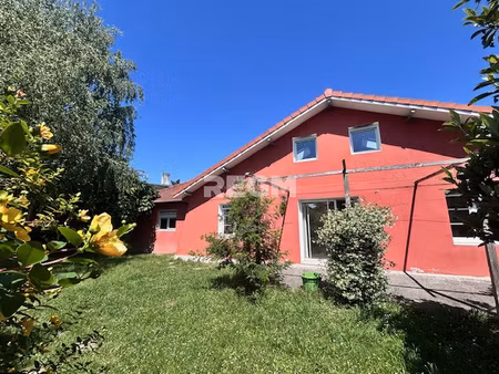 belle maison de 145 m2 sur un terrain de 555 m2 - pau est-