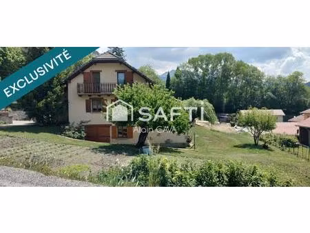 maison de 134m2 (105 m2 loi carrez) sur 1159 m2 de terrain