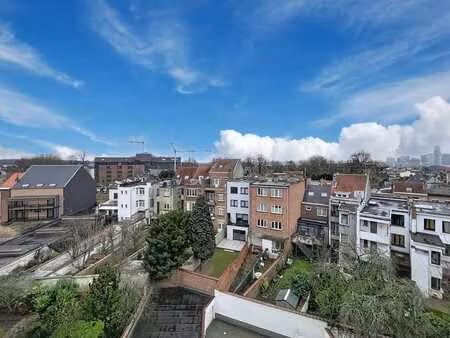 jette - woeste - appartement 2 ch + terrasse