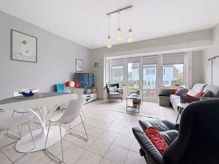 à vendre : appartement soigné et ensoleillé à proximité de