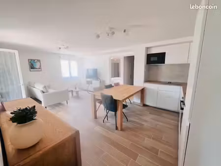 location meublée appartement 3 pièces 50 m² à porto-vecchio (20137)  890 €