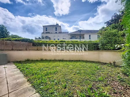 montigny le bretonneux quartier village - studio de 29 m² en rez de jardin