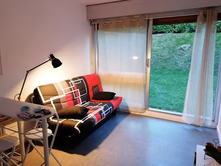 location meublée appartement 1 pièce 19 m² à le chesnay (78150)  870 €
