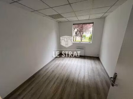 location bureaux et commerces à caen (14000) : à louer / 12m² caen