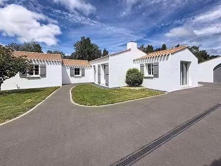 vente maison à châteauneuf (85710) : à vendre / 120m² châteauneuf