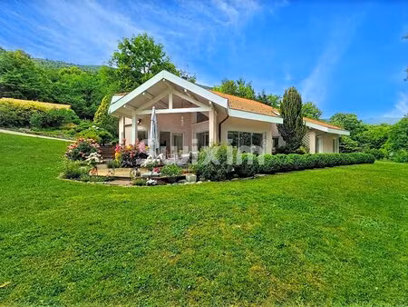 maison familiale de 300 m² avec terrain constructible en pleine nature