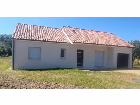 location meublée maison 4 pièces 92 m² à saint-yrieix-la-perche (87500)  890 €