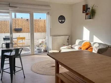 location meublée maison 5 pièces 112 m² à saint-jean-de-gonville (01630)  2 450 €