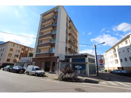 location locaux professionnels 0 pièces 60 m² à fontaine (38600)  780 €