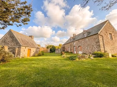 ancienne ferme fortifiée avec vue mer  plage à pied  dépendances et 1 hectare de terrain –