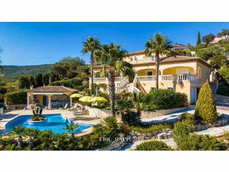 vente maison 6 pièces 225 m² roquebrune-sur-argens (83380)
