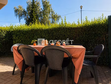 appartement en rez-de-chaussée avec 1 chambre 2 bureaux et terrasse