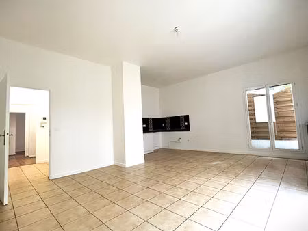 pantin (93500) - exclusivité - appartement 3 pièces - 70 77 m² (loi carrez) - rdc - terras