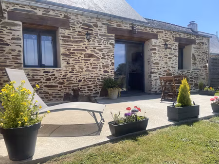 maison en pierres 5/6 pieces renovee sur parcelle 2700 m2 pr